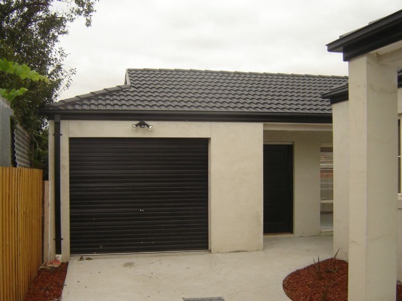 3/30 First Avenue, Dandenong North VIC 3175