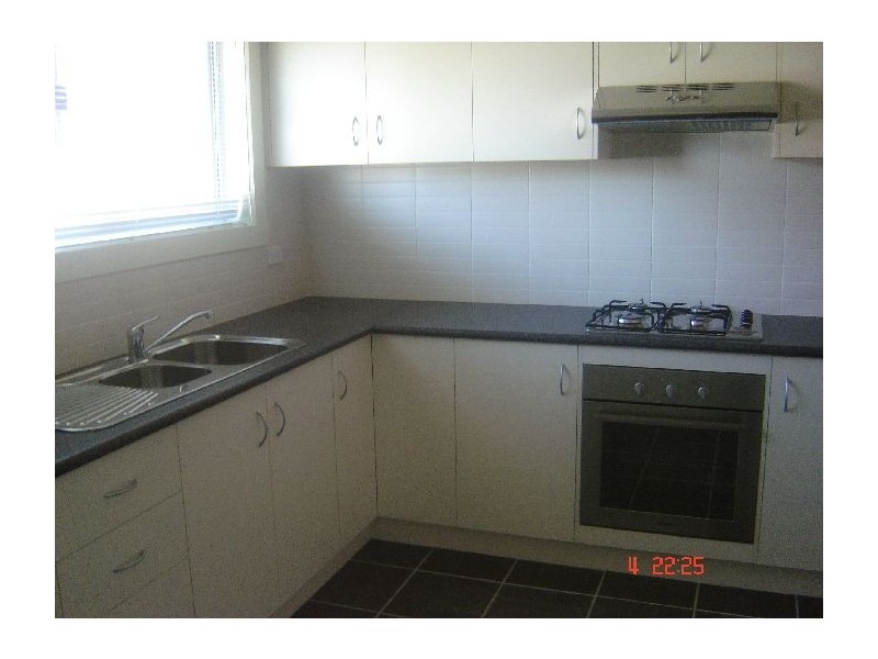 2/25 Edinborough Street, Hallam VIC 3803