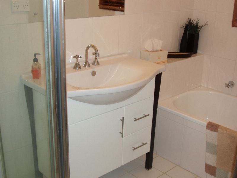 16 Showjump Crescent, Endeavour Hills VIC 3802