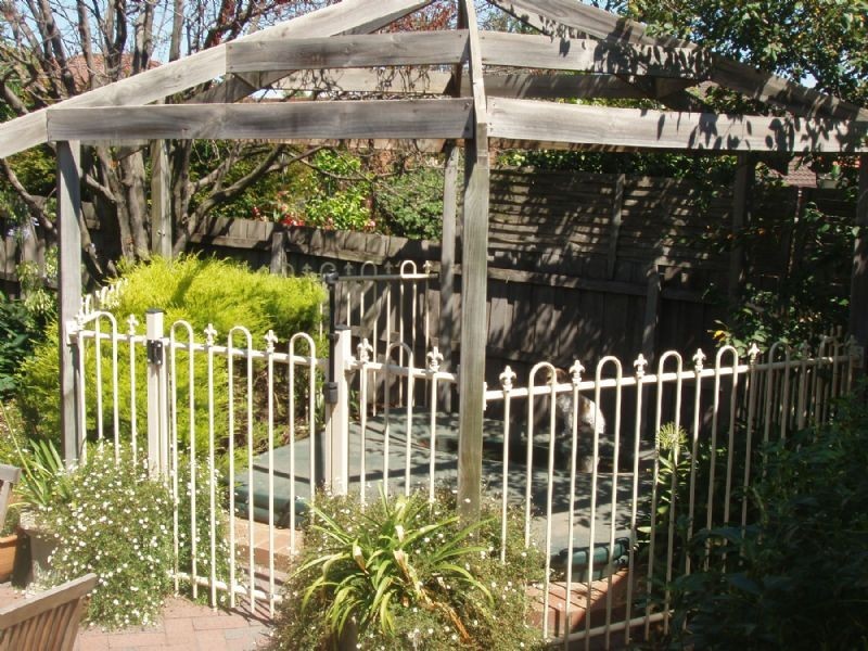 16 Showjump Crescent, Endeavour Hills VIC 3802