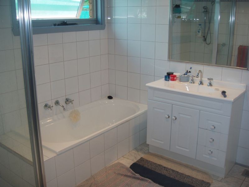 13 Lynne Court, Hallam VIC 3803