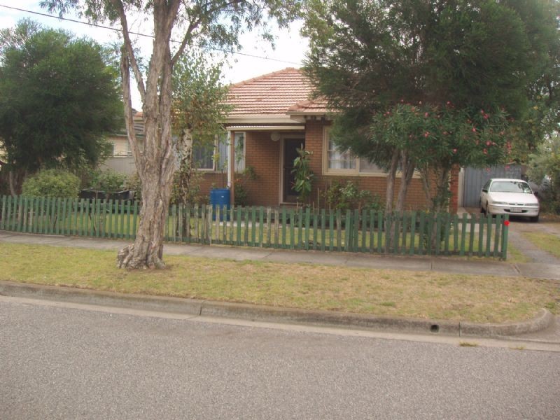 9 FREDERICK STREET, Dandenong VIC 3175