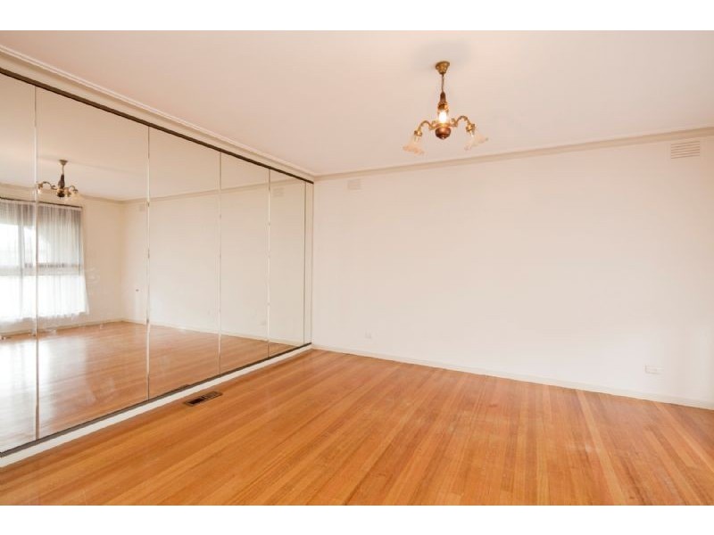 5 Oxford Crt, Dandenong North VIC 3175