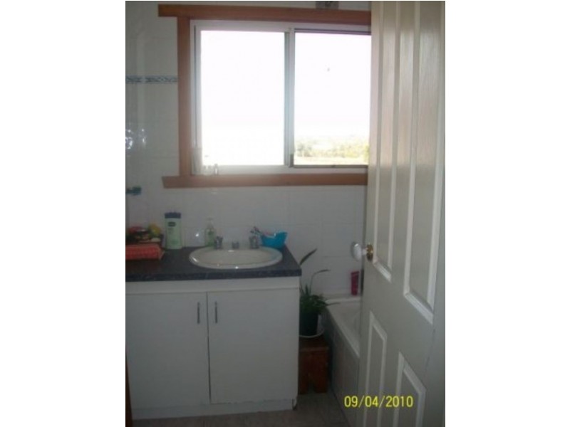 16 Almond Drive, Doveton VIC 3177