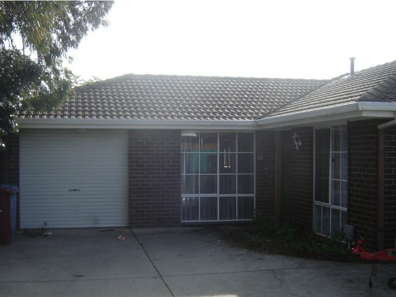 2/2 Lantana Court, Dandenong North VIC 3175