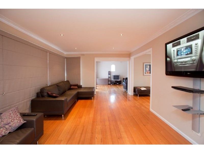 8 Cardigan Street, Endeavour Hills VIC 3802