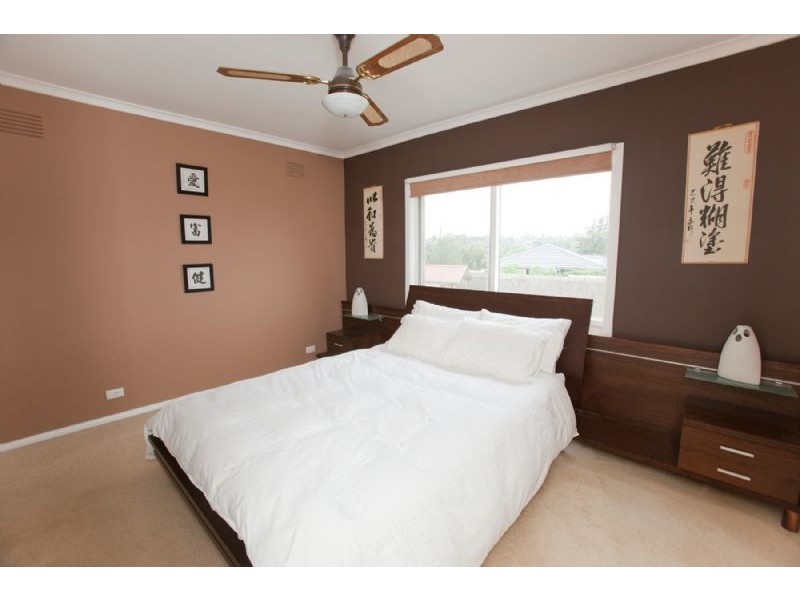 8 Cardigan Street, Endeavour Hills VIC 3802