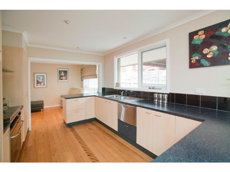 8 Cardigan Street, Endeavour Hills VIC 3802