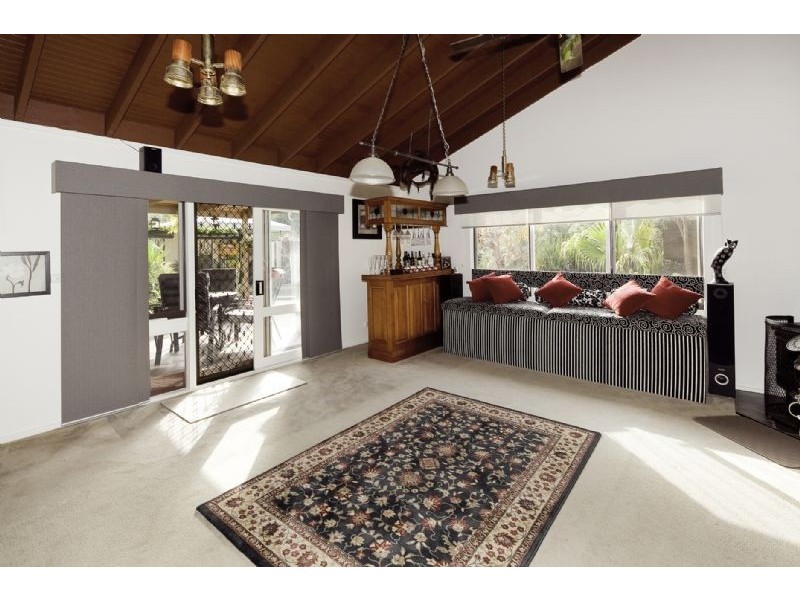 13 SKIPTON PL, Endeavour Hills VIC 3802