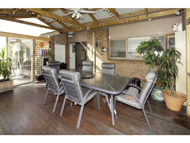 13 SKIPTON PL, Endeavour Hills VIC 3802