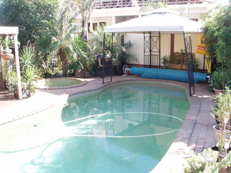 13 SKIPTON PL, Endeavour Hills VIC 3802