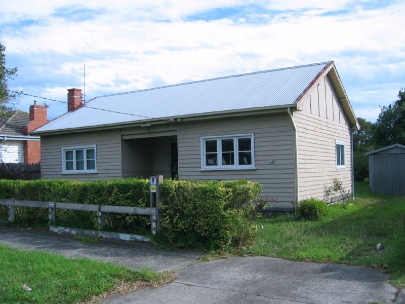 8 The Crescent, Springvale VIC 3171