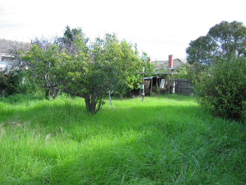 8 The Crescent, Springvale VIC 3171