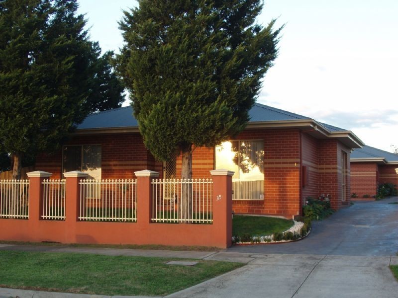 1/35 DOVETON AVE, Eumemmerring VIC 3177