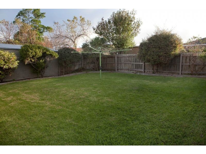 18 OBERON STREET, Dandenong North VIC 3175