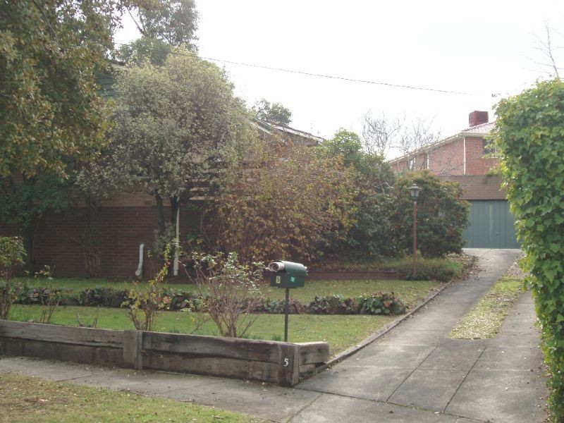 5 McKay Court, Dandenong North VIC 3175