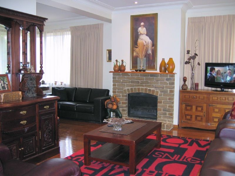 24 OUTLOOK DRIVE, Dandenong North VIC 3175