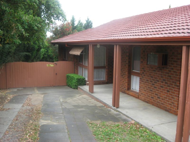 8 Donelly Road, Hallam VIC 3803