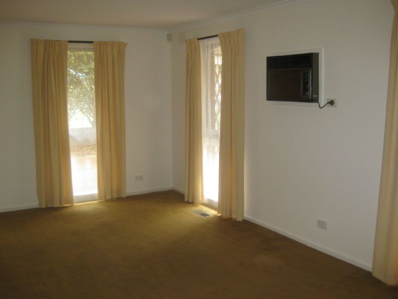 8 Donelly Road, Hallam VIC 3803