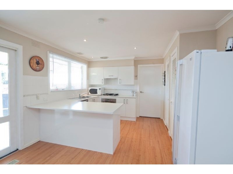 8 HARDMAN COURT, Endeavour Hills VIC 3802