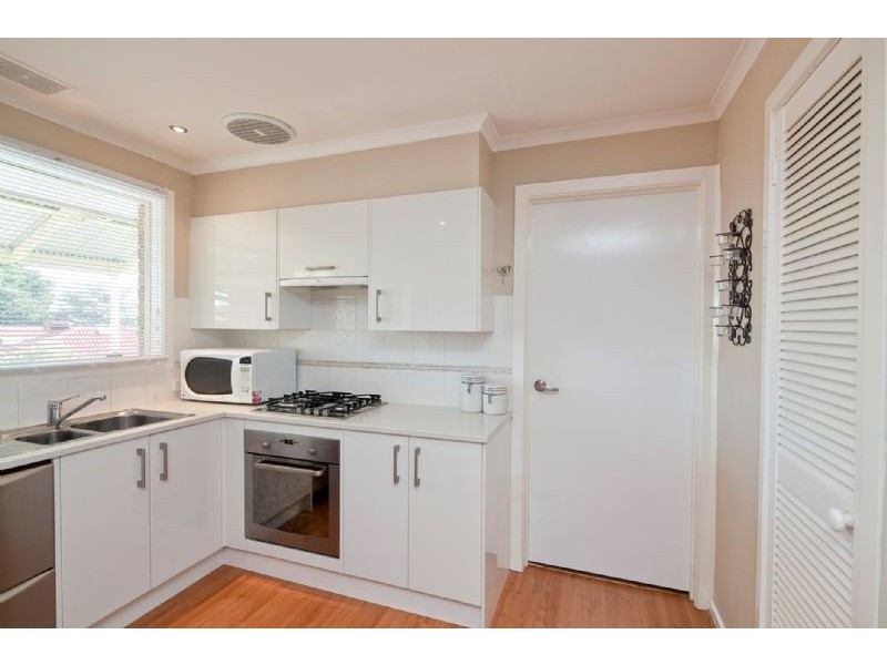 8 HARDMAN COURT, Endeavour Hills VIC 3802