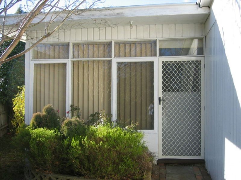 2/6 Edinborough Street, Hallam VIC 3803