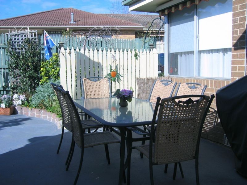 4 FROGNAL DVE, Noble Park North VIC 3174