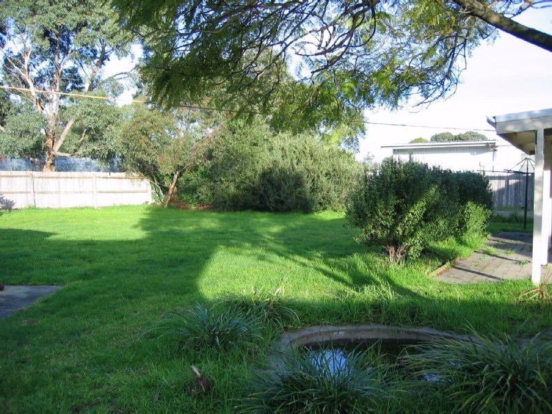 6 & 8 EDINBOROUGH STREET, Hallam VIC 3803