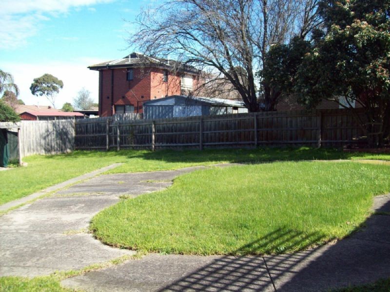 5 SURREY CLOSE, Hallam VIC 3803