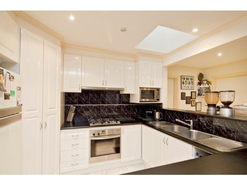 8 ELKINS COURT, Wheelers Hill VIC 3150