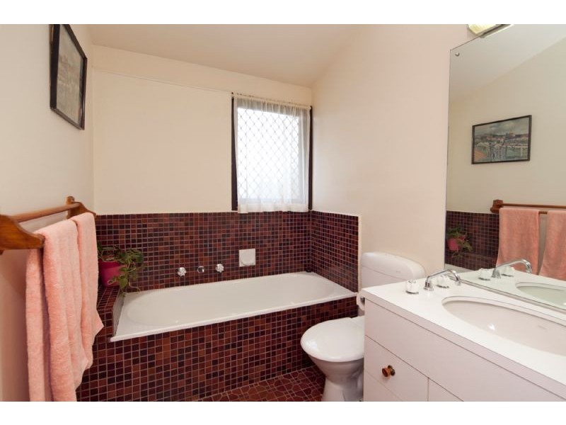 5 GENOA STREET, Dandenong North VIC 3175