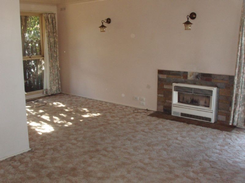 16 ALEXANDER STREET, Hallam VIC 3803
