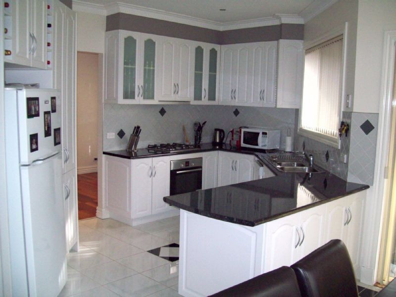 2/32 VICTOR AVENUE, Dandenong North VIC 3175