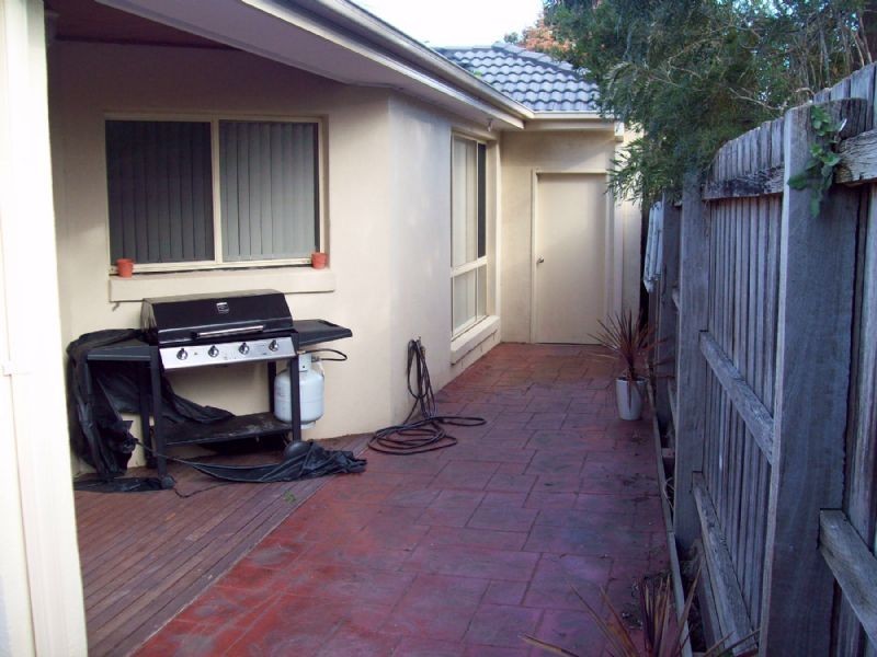 2/32 VICTOR AVENUE, Dandenong North VIC 3175