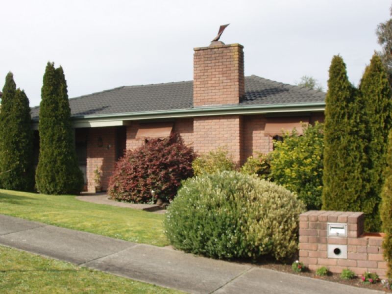 4 COLEDALE CLOSE, Endeavour Hills VIC 3802