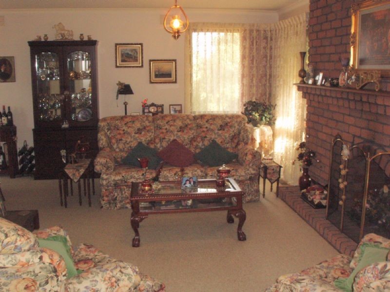 4 COLEDALE CLOSE, Endeavour Hills VIC 3802