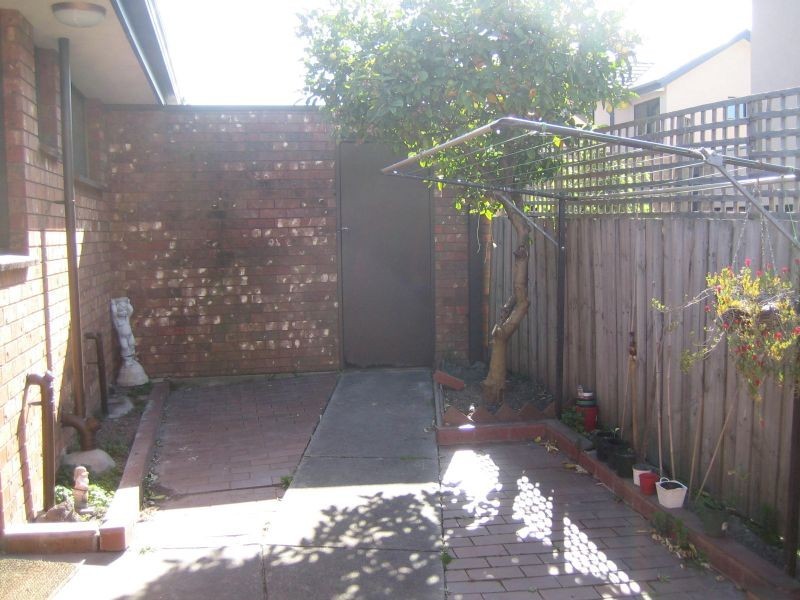 2/87 Langhorne Street, Dandenong VIC 3175