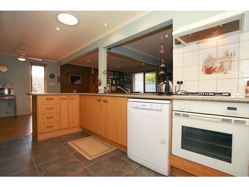 6 URAL COURT, Dandenong North VIC 3175