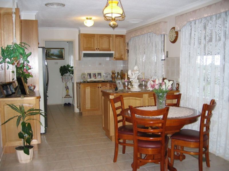 48 CHARLES GREEN AVE, Endeavour Hills VIC 3802