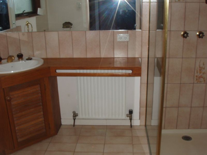 94 HEATHERTON ROAD, Narre Warren North VIC 3804