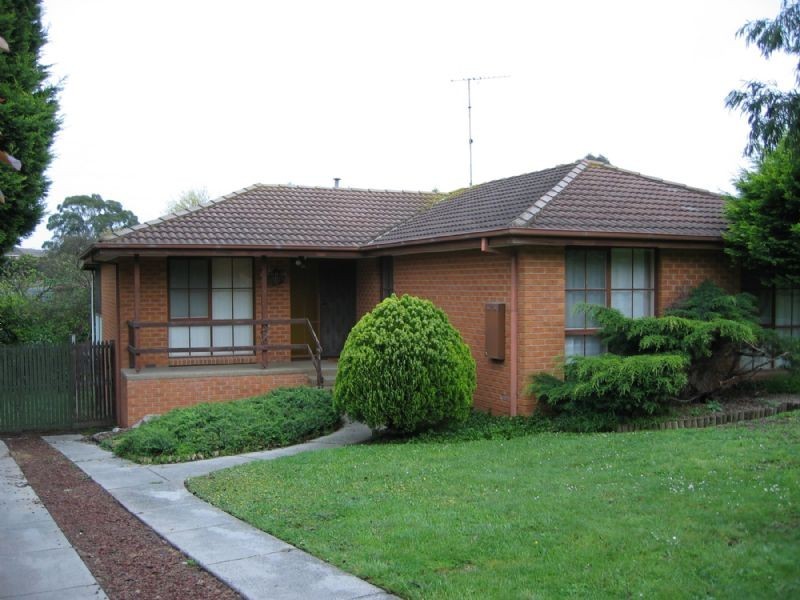 2 McRAE MEWS, Endeavour Hills VIC 3802