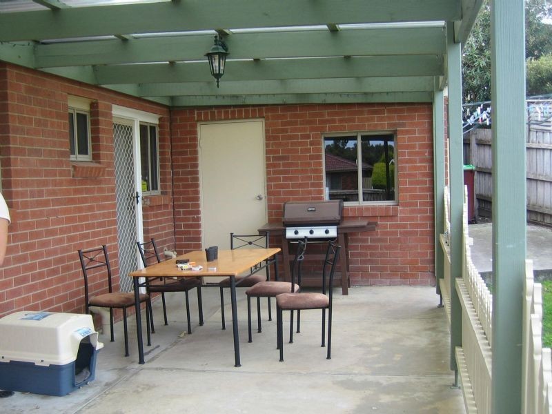 1/32 John Hunter Drive, Endeavour Hills VIC 3802