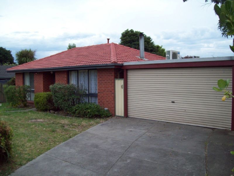 42 JAMES COOK DVE, Endeavour Hills VIC 3802