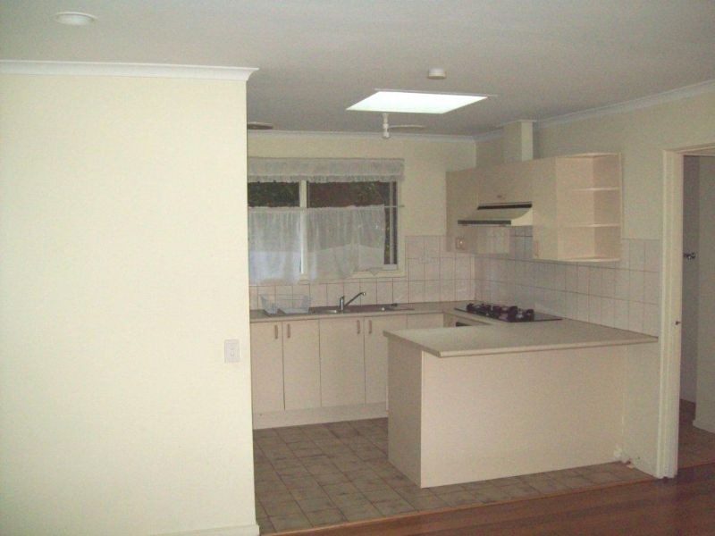 42 JAMES COOK DVE, Endeavour Hills VIC 3802