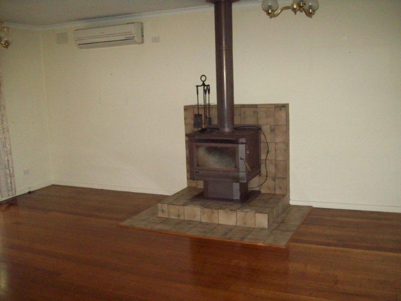 42 JAMES COOK DVE, Endeavour Hills VIC 3802