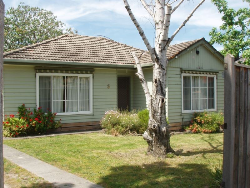 5 CORVI COURT, Dandenong VIC 3175