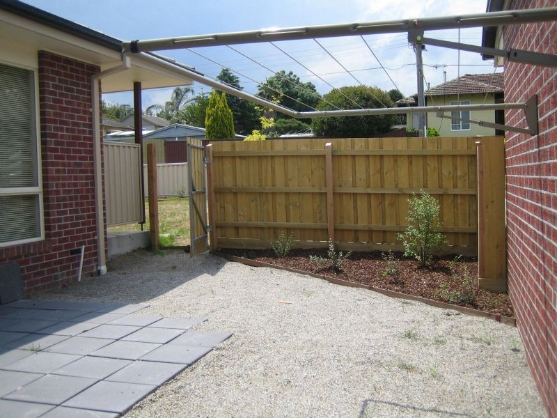 2/4 Eugenia Street, Doveton VIC 3177