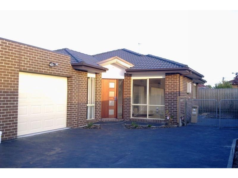 2/8 ARNOLD STREET, Noble Park VIC 3174