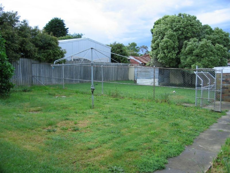 15 ALBERT ROAD, Hallam VIC 3803
