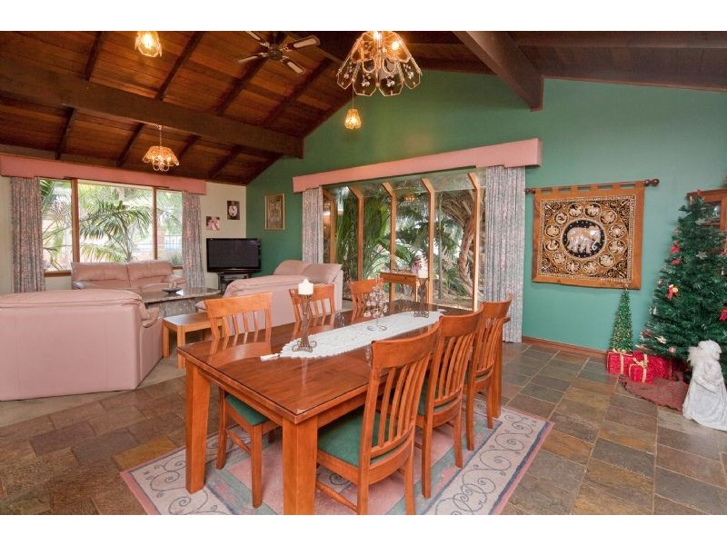 1 MOUNTVIEW AVE, Hallam VIC 3803